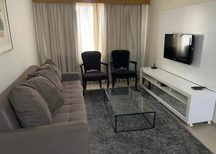 Plaza Flat