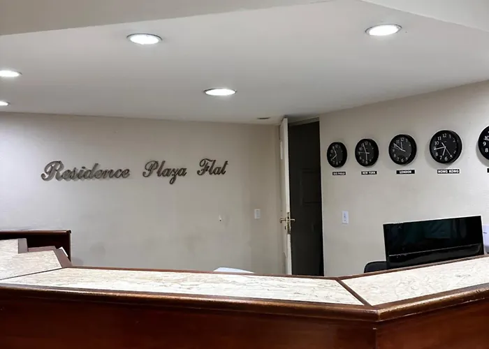 Plaza Flat