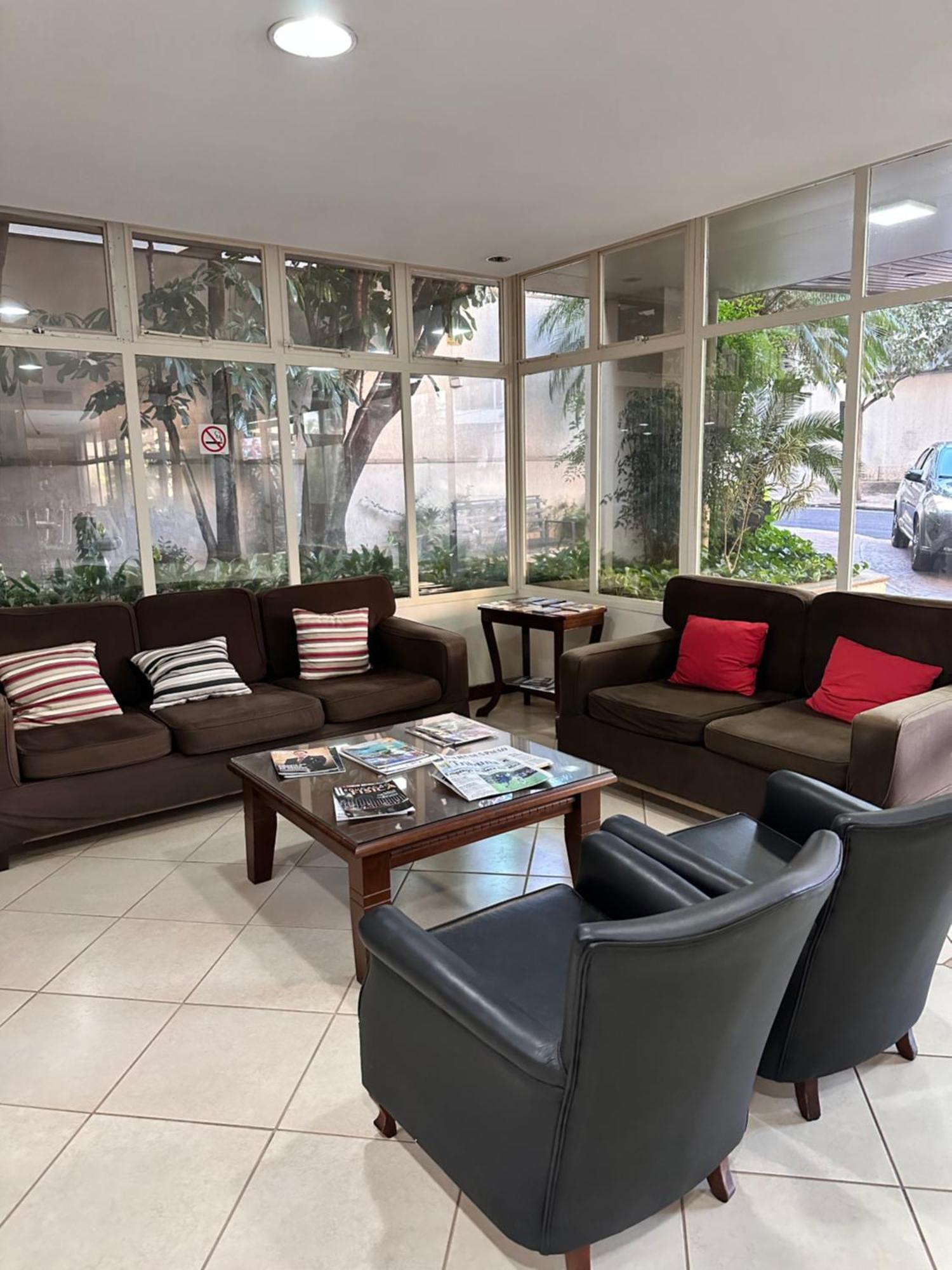Apartment Plaza Flat *